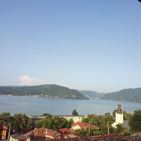 Casa Rebeca Hotel Orşova Екстериор снимка