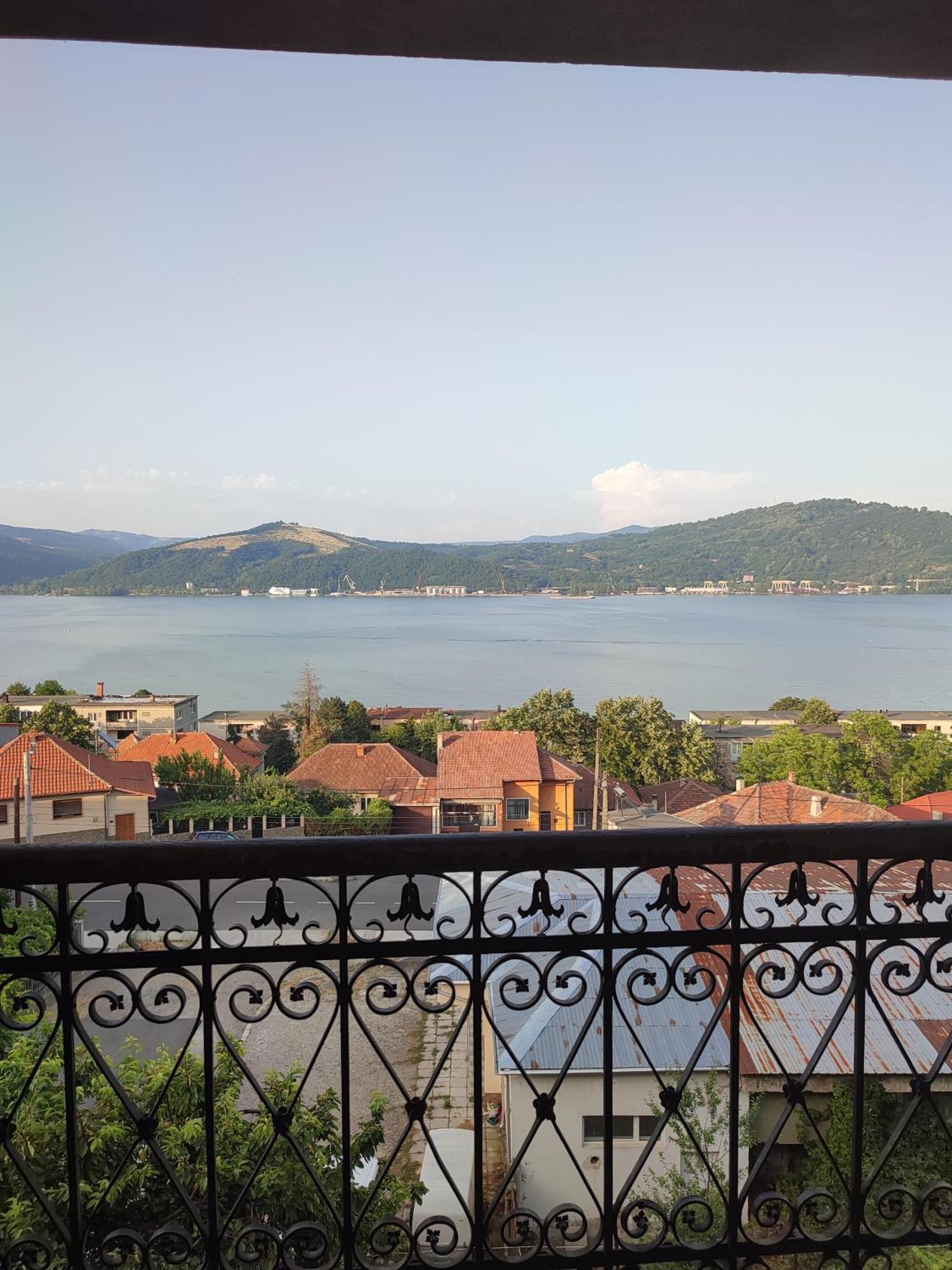 Casa Rebeca Hotel Orşova Екстериор снимка