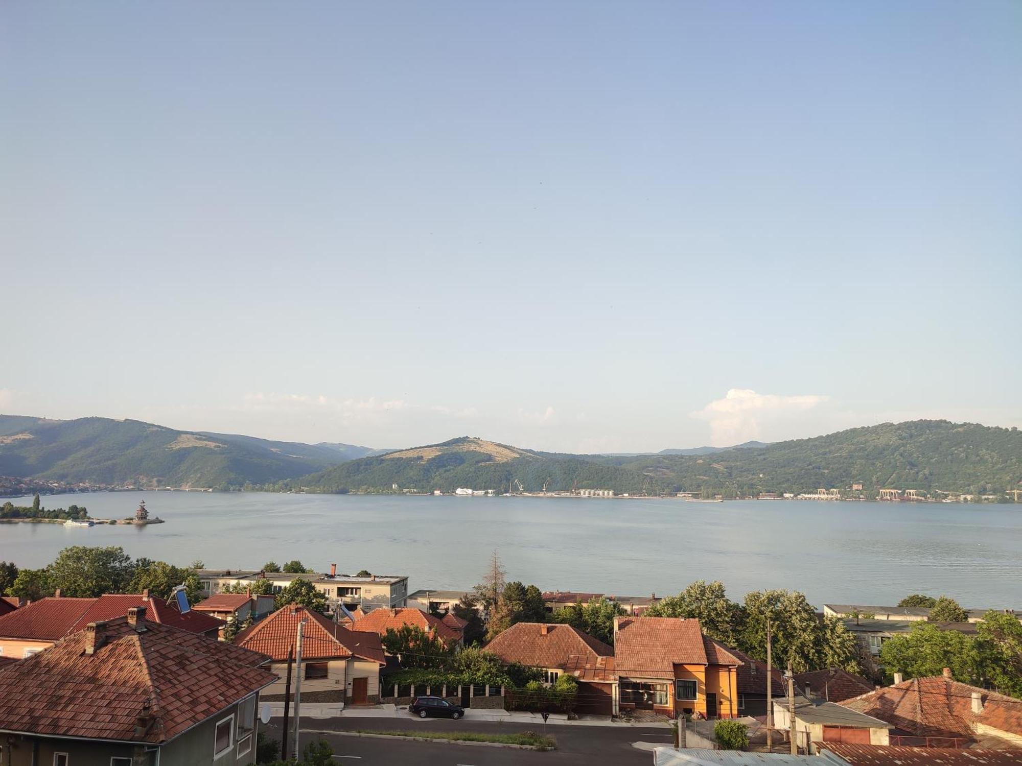 Casa Rebeca Hotel Orşova Екстериор снимка