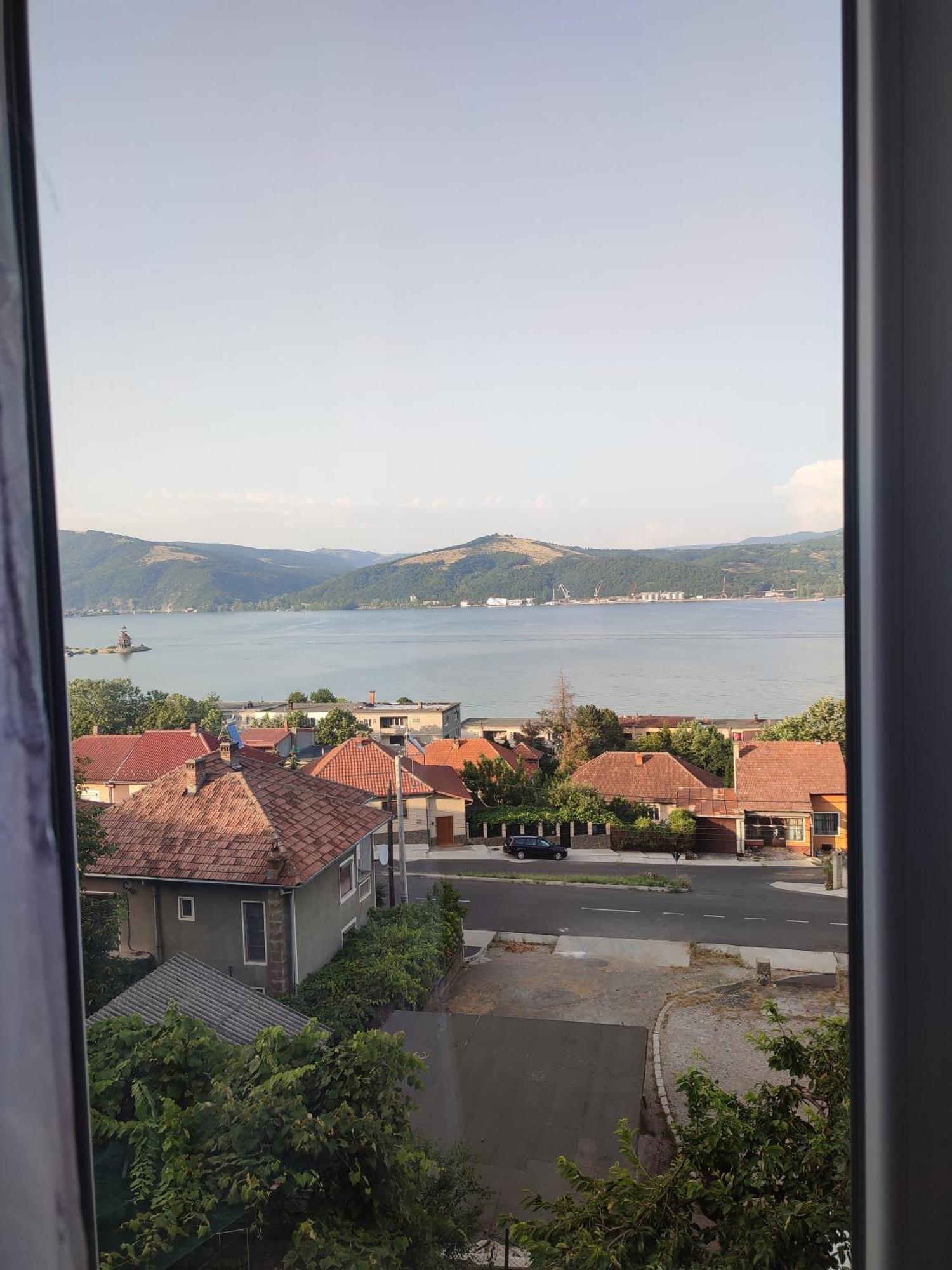 Casa Rebeca Hotel Orşova Екстериор снимка