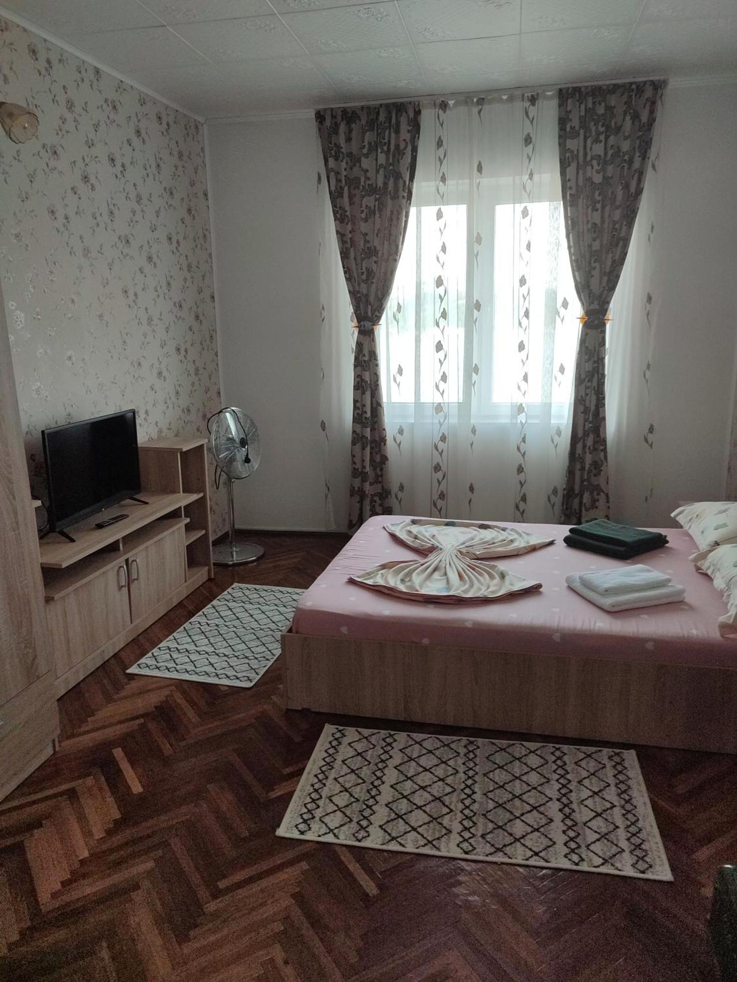Casa Rebeca Hotel Orşova Екстериор снимка
